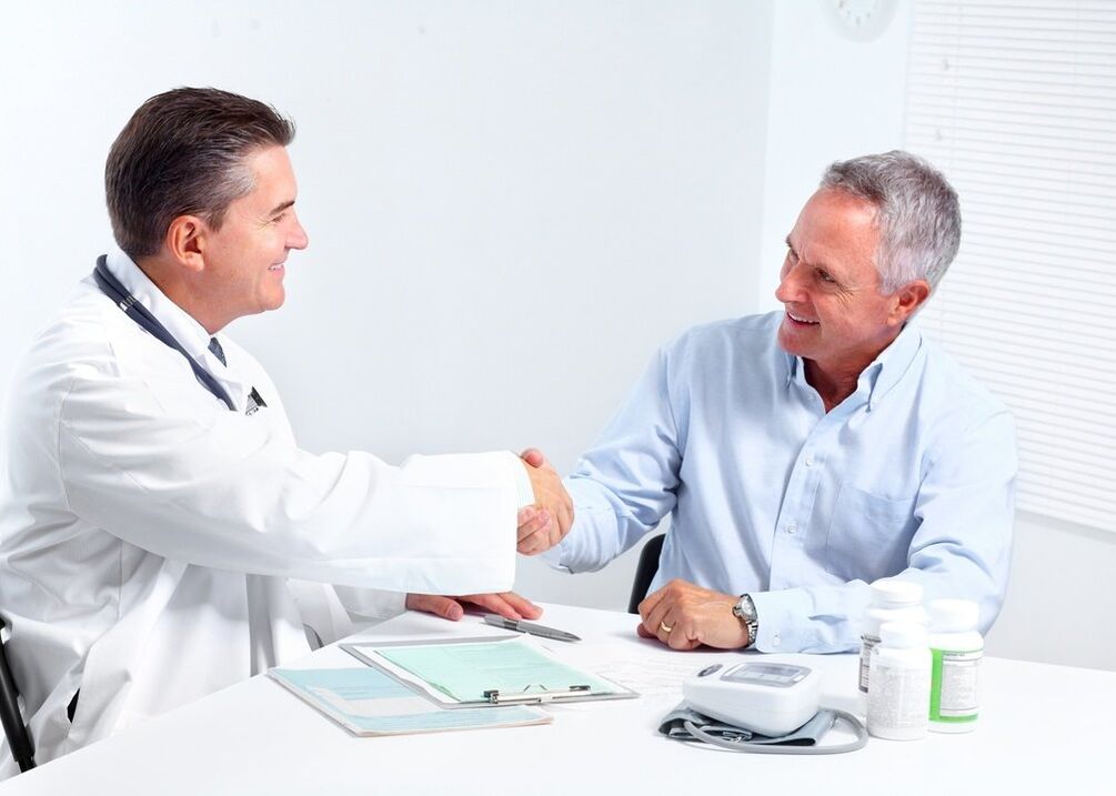 consulting a doctor about hip arthritis